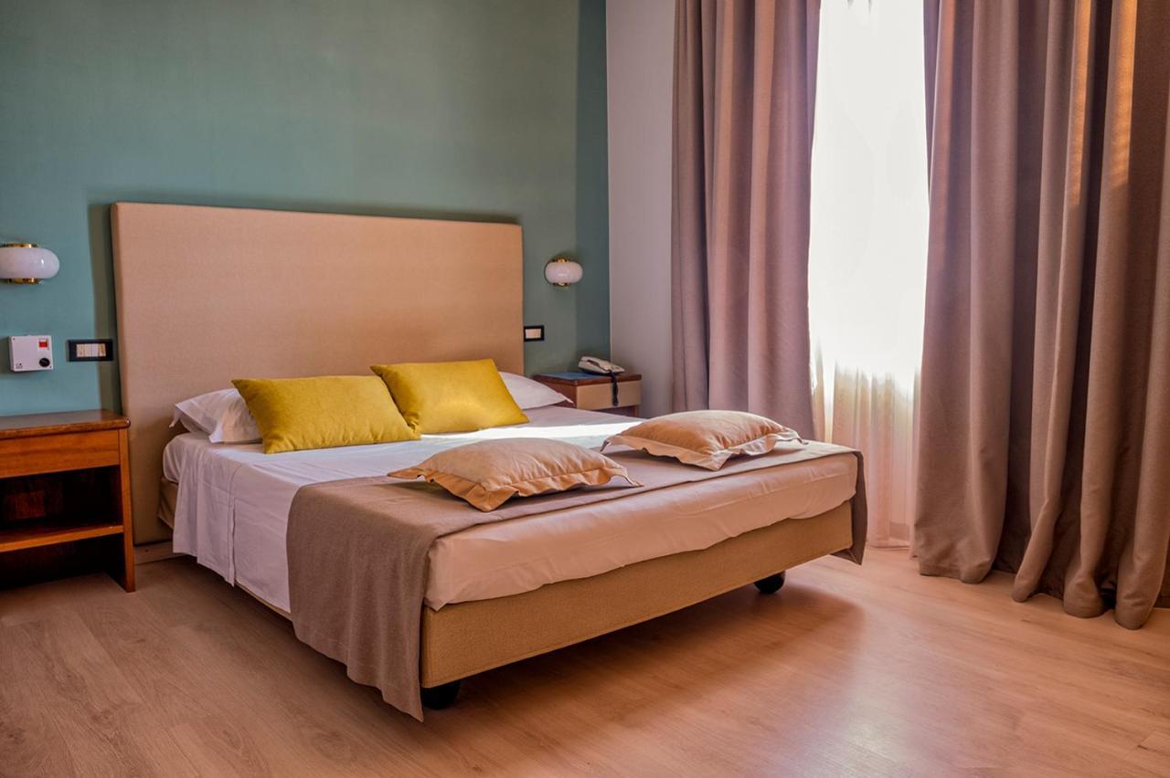 Cerchi Hotel